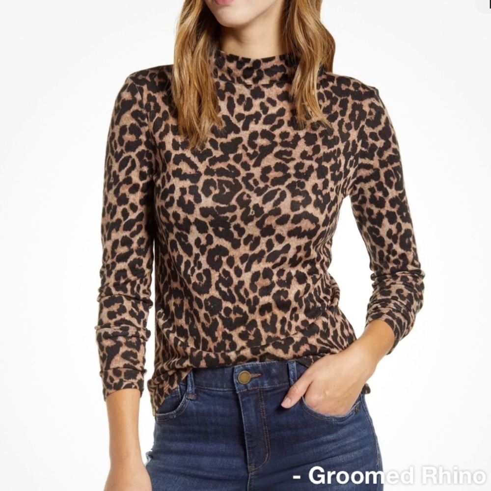 Beach Lunch Lounge Cheetah High Neck Lightweight Sweater Size L
